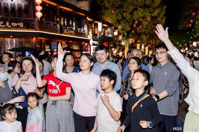 狮05EV南京上市 引领纯电SUV出行新风尚不朽情缘平台登录网页售价1178万元起！海(图4)